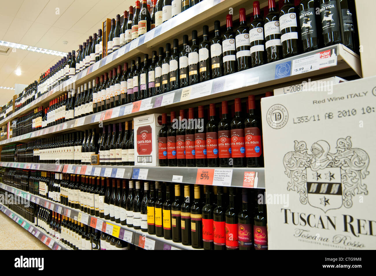 Sainsburys wine hi res stock photography and images Alamy