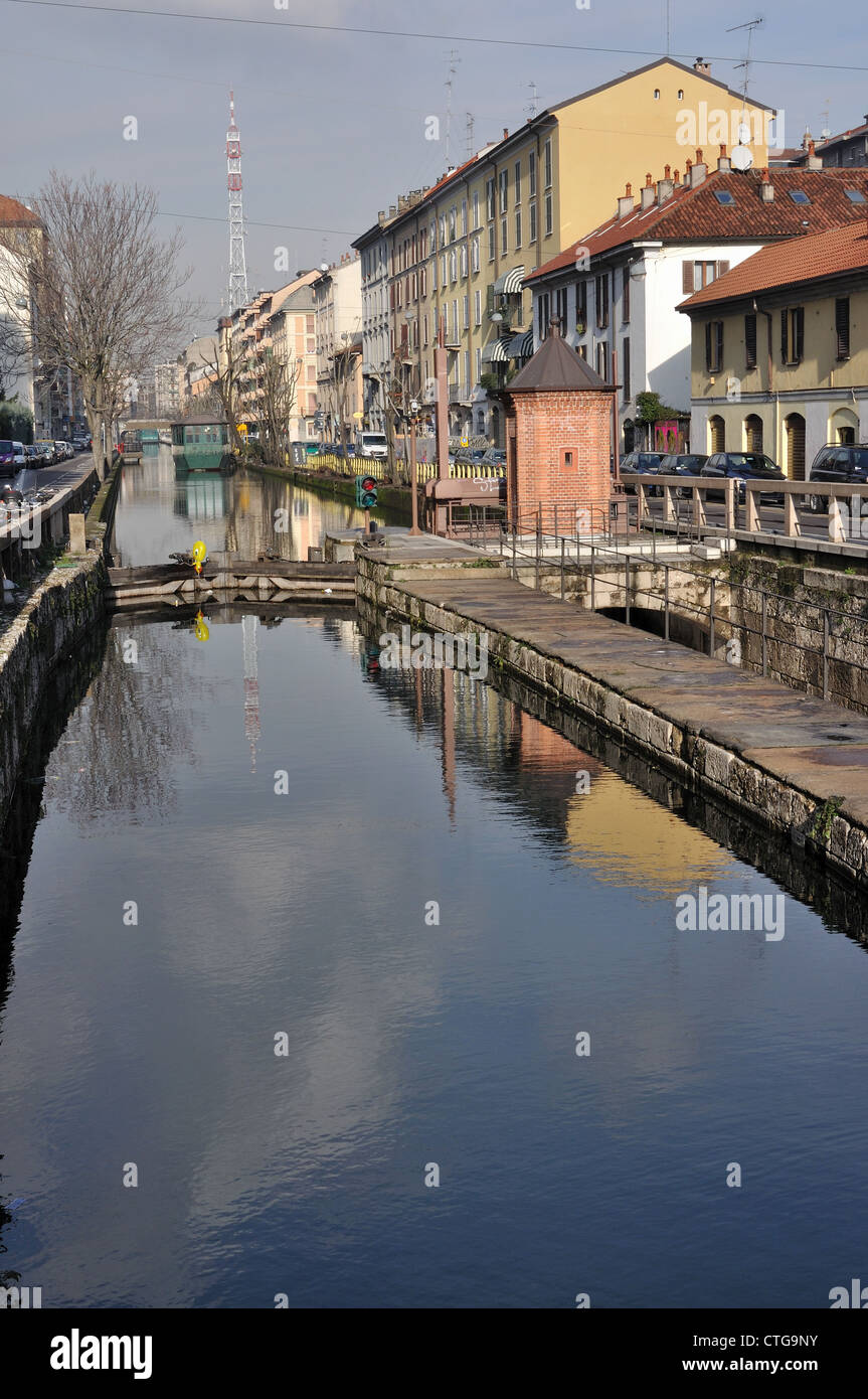 Canal lock gate sluice hires stock photography and images Alamy