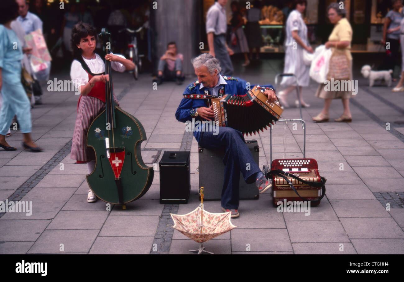Street Entertainers Munich Germany Stock Photo Alamy