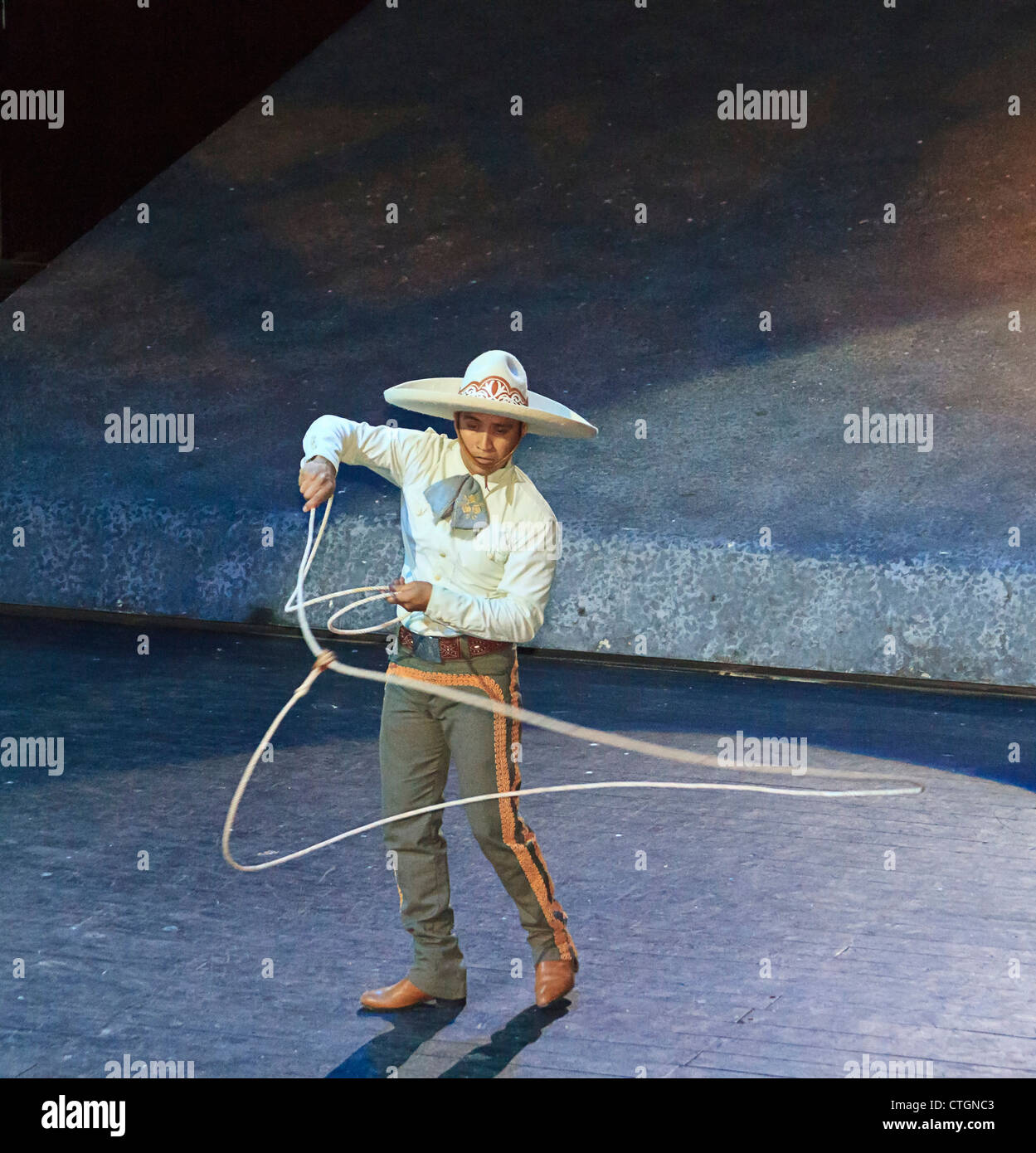 Rope lasso trick performance hires stock photography and images Alamy