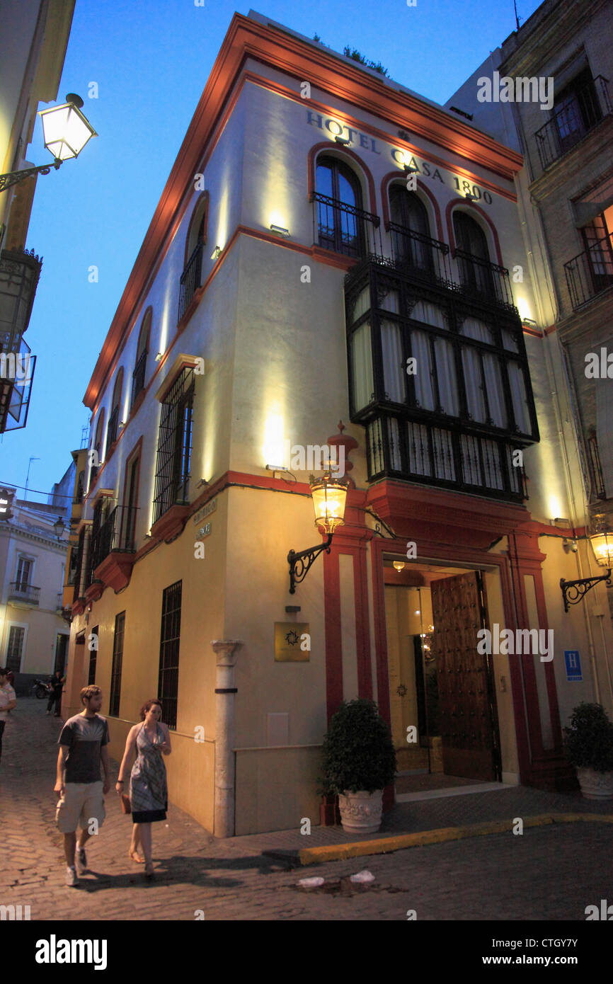 Spain, Andalusia, Seville, Barrio de Santa Cruz, nightlife, Stock Photo