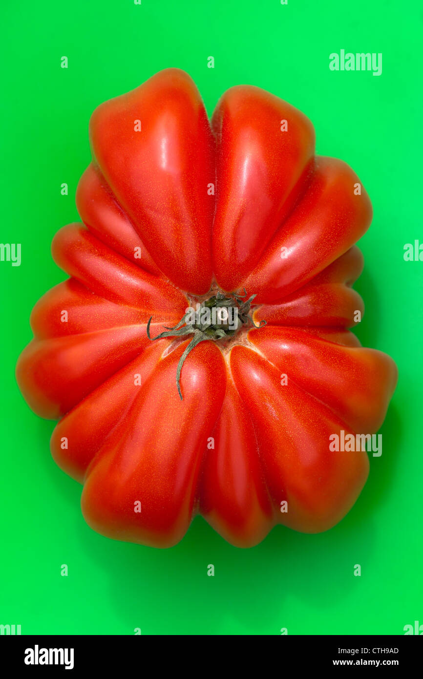 Odd shaped tomatoes hires stock photography and images Alamy
