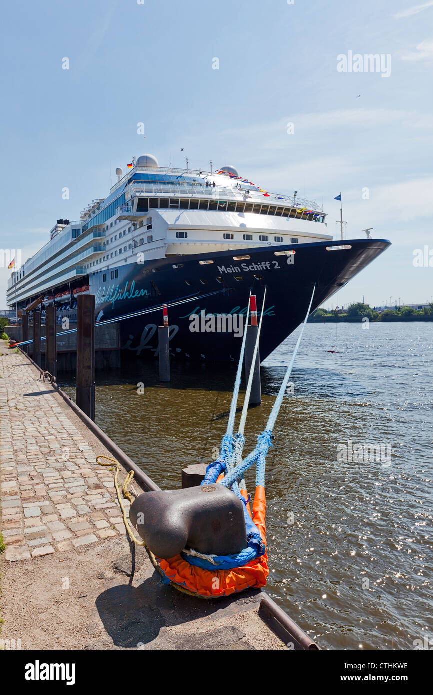 TUI Cruises cruise ship "Mein Schiff 2" anchored at the Port of Hamburg  Stock Photo - Alamy