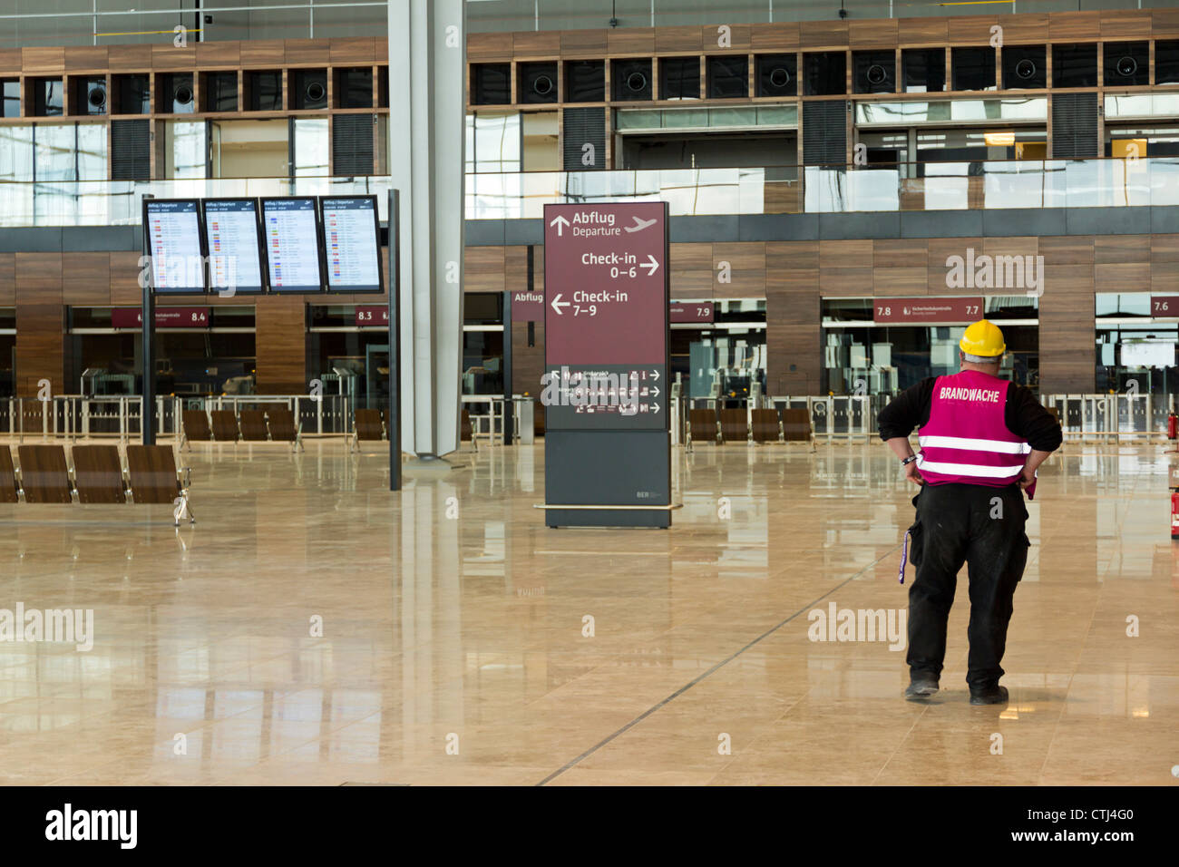 Single airport berlin brandenburg