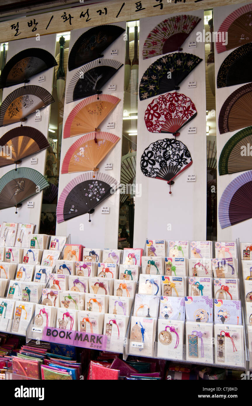 Display of bookmarks and Korean traditional hand-held fans in souvenir shop, Insadong, Seoul, Korea Stock Photo