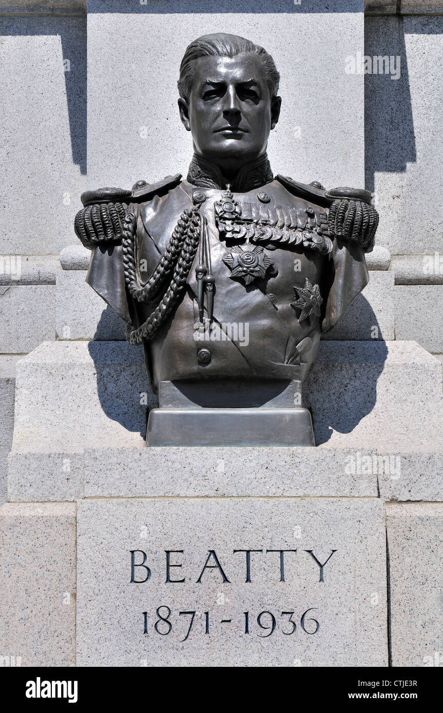 London, England, UK. David Beatty, 1st Earl Beatty in Trafalgar Square (William McMilllan; 1948) Stock Photo