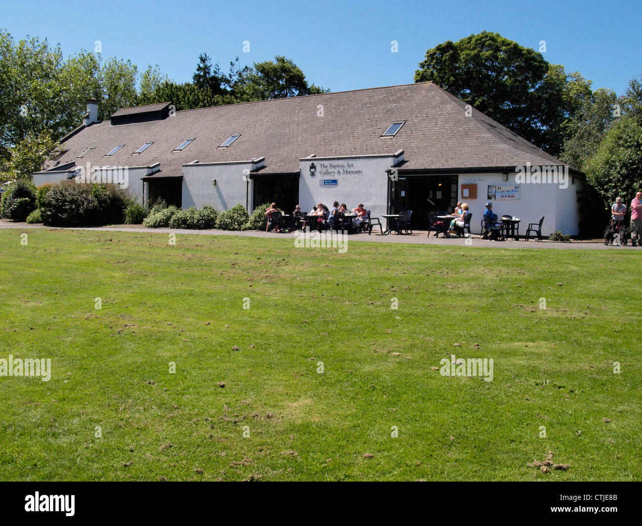 The Burton Art Gallery and Museum, Tourist Information and the café Du ...