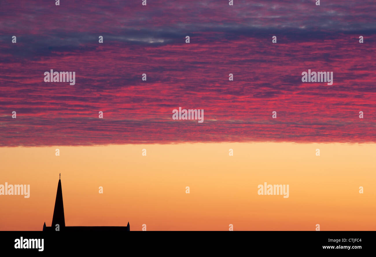 Silhouetted against dawn sky hi-res stock photography and images - Alamy