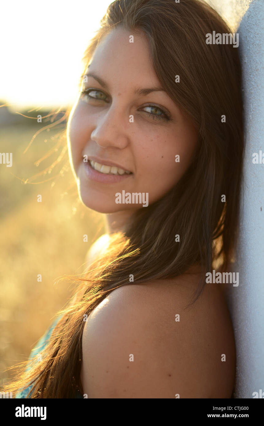 Exterior portrait of cute young woman Stock Photo - Alamy