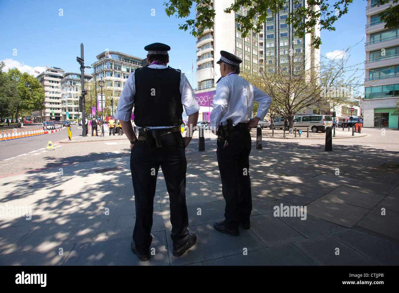 Olympic security surrounding the Hilton on Park Lane London, where the International Olympic Committee stay during the Olympics Stock Photo