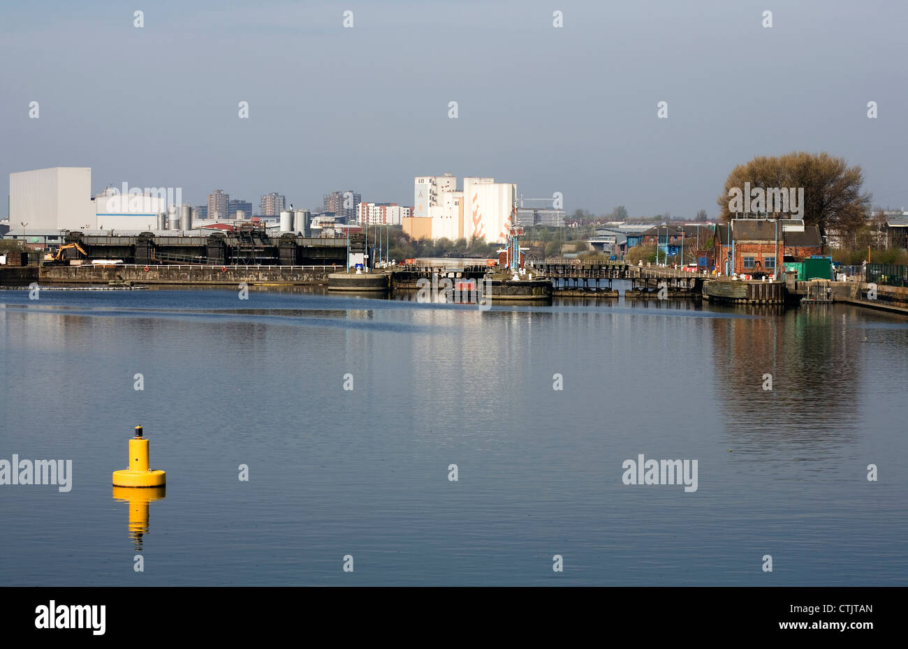 Mode Wheel Locks Salford the entrance to Salford Docks and Salford ...