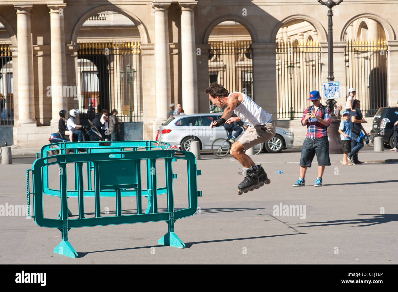 Paris roller skate hi-res stock photography and images - Alamy