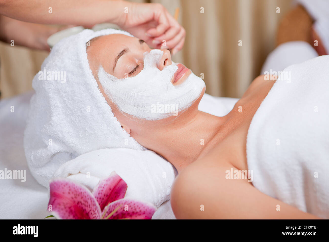 Face mask hi-res stock photography and images - Alamy