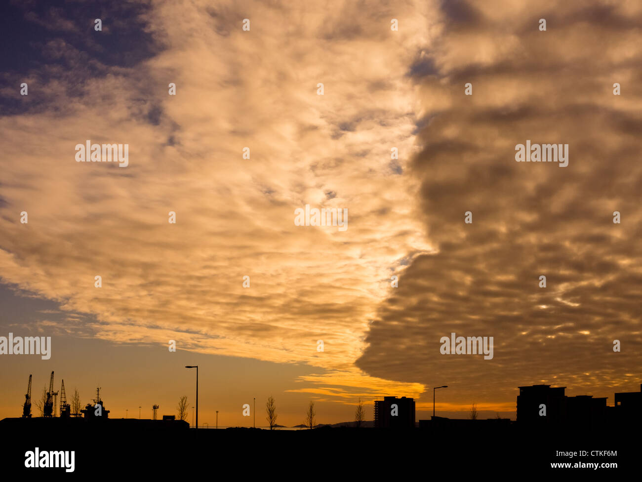 Orange colour cloud formation hi-res stock photography and images - Alamy