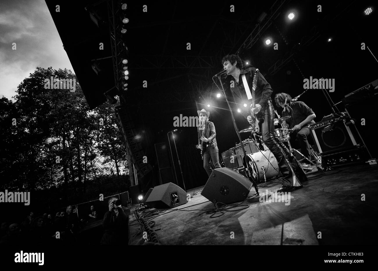 jon spencer blues explosion playing a festival in europe Stock Photo