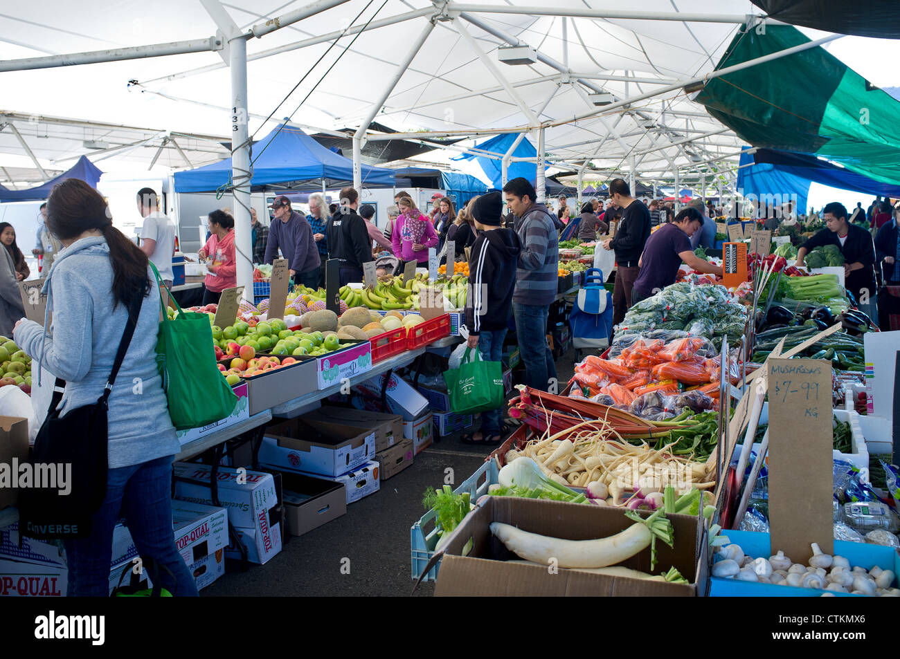 Customers shopping at Rocklea Market in Brisbane Stock Photo