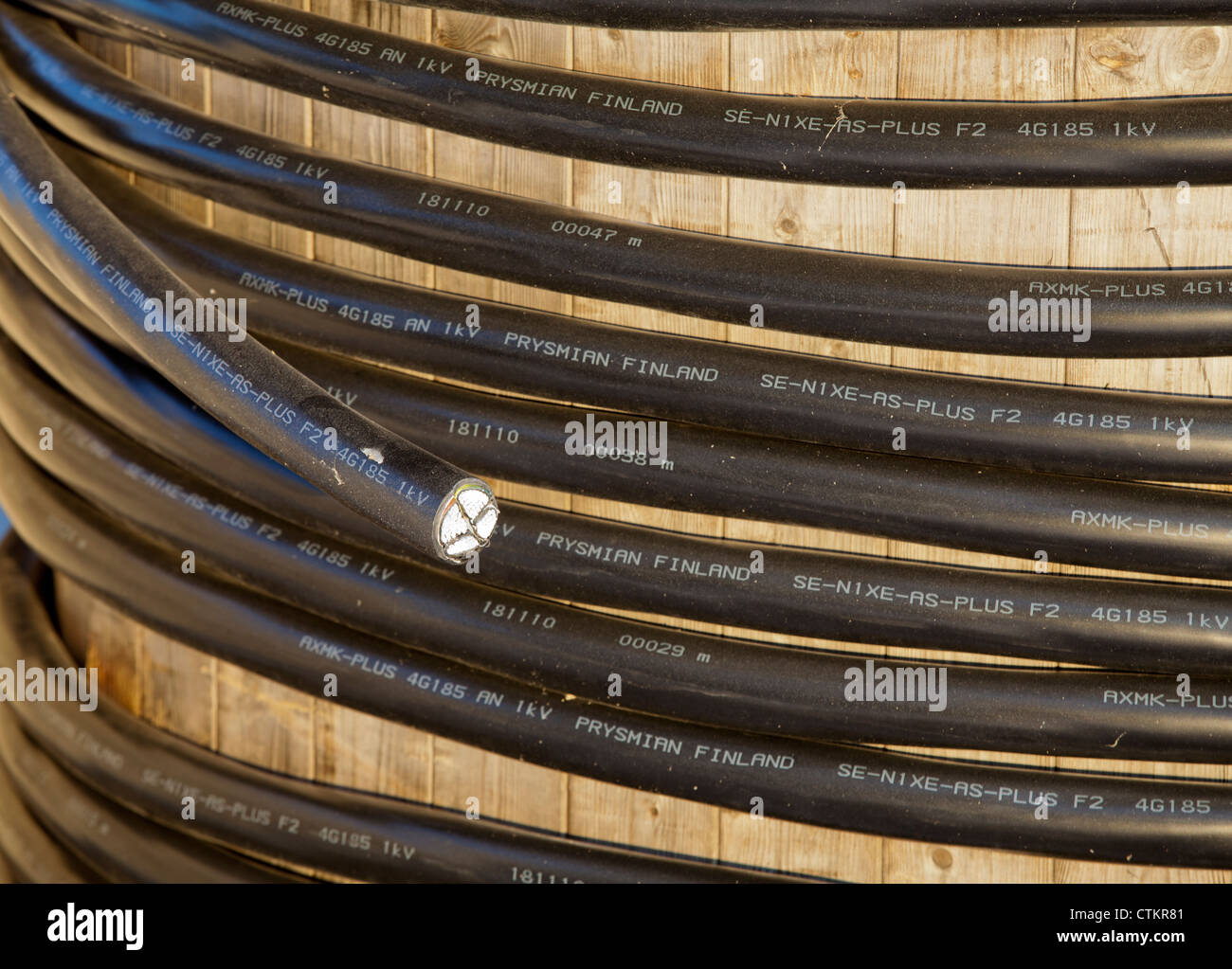 High voltage underground cable cut hi-res stock photography and images ...