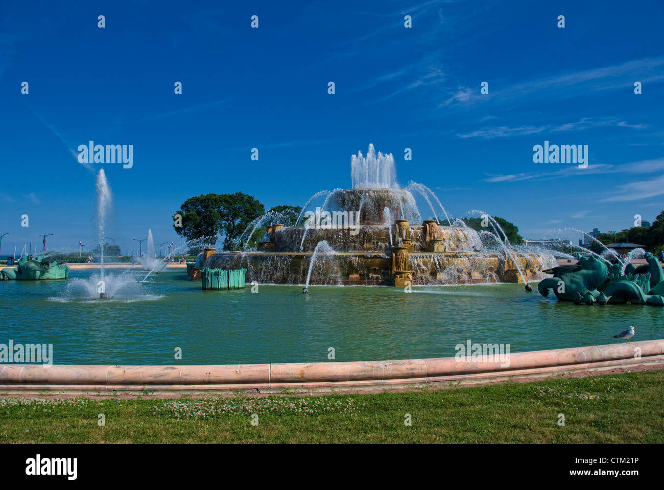 Buckingham Fountain in Grant Park, Chicago Illinois Stock Photo - Alamy