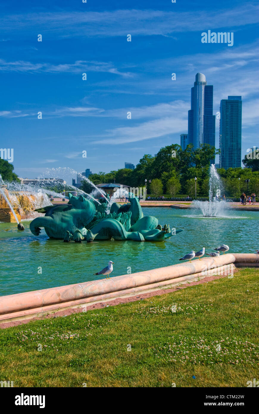 Buckingham Fountain in Grant Park, Chicago Illinois Stock Photo - Alamy