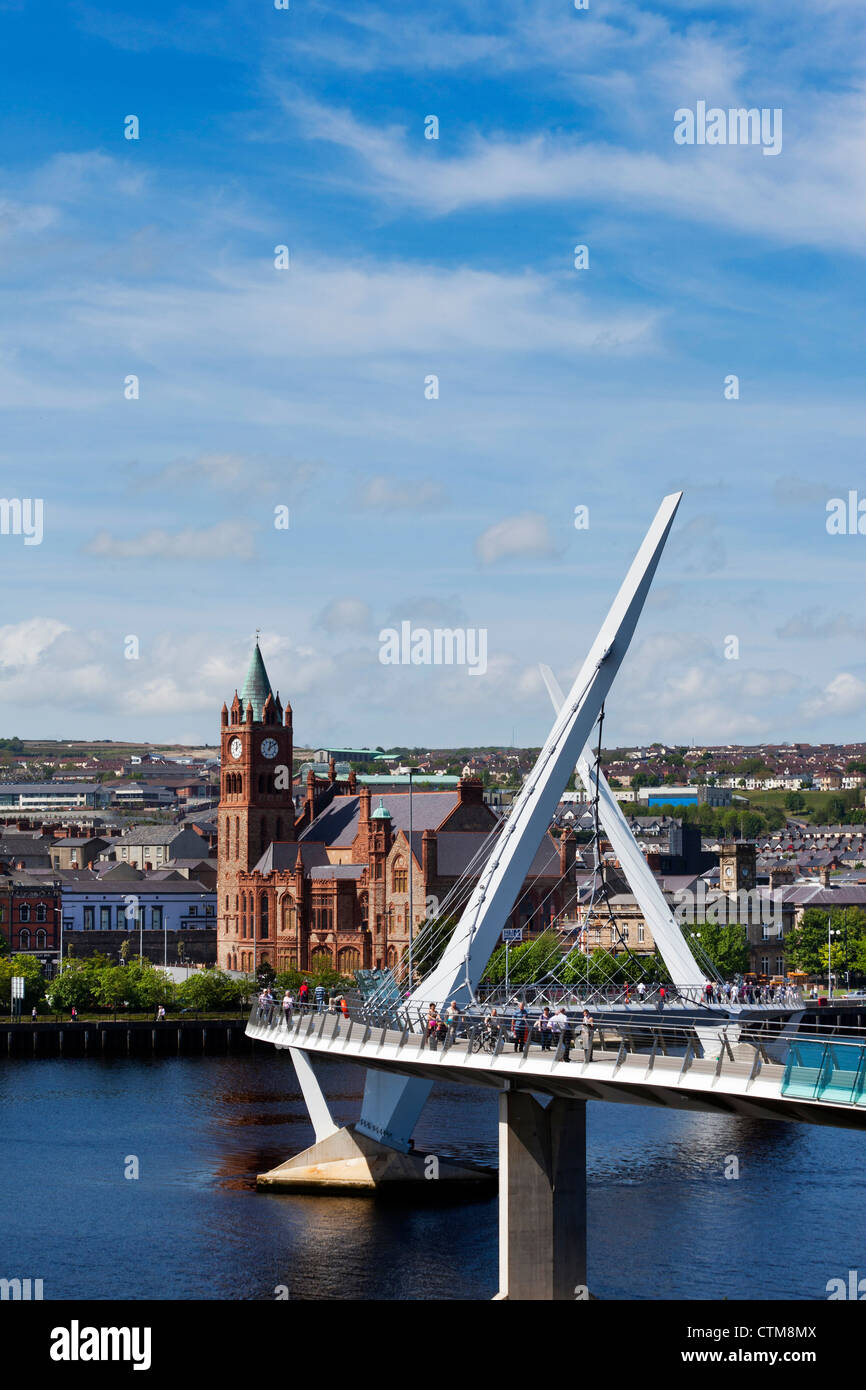 Derry peace Bridge and Guild Hall, Derry, Northern Ireland Stock Photo