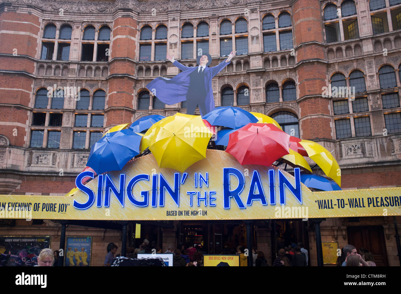 Singin' in the Rain musical at the Palace Theatre in London Stock Photo