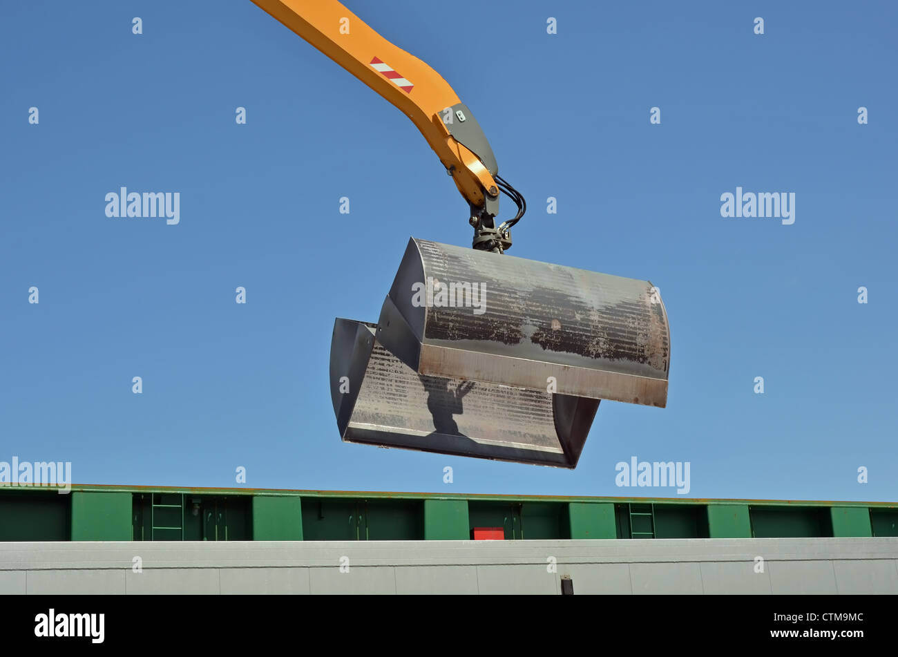 Clamshell Bucket High Resolution Stock Photography and Images Alamy