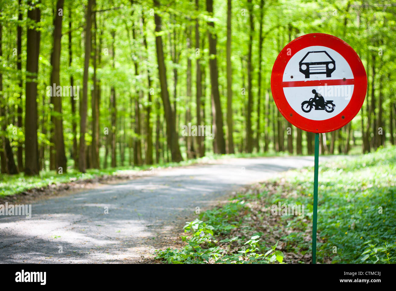 No motor vehicles sign at the edge of a protected forestal landscape ...