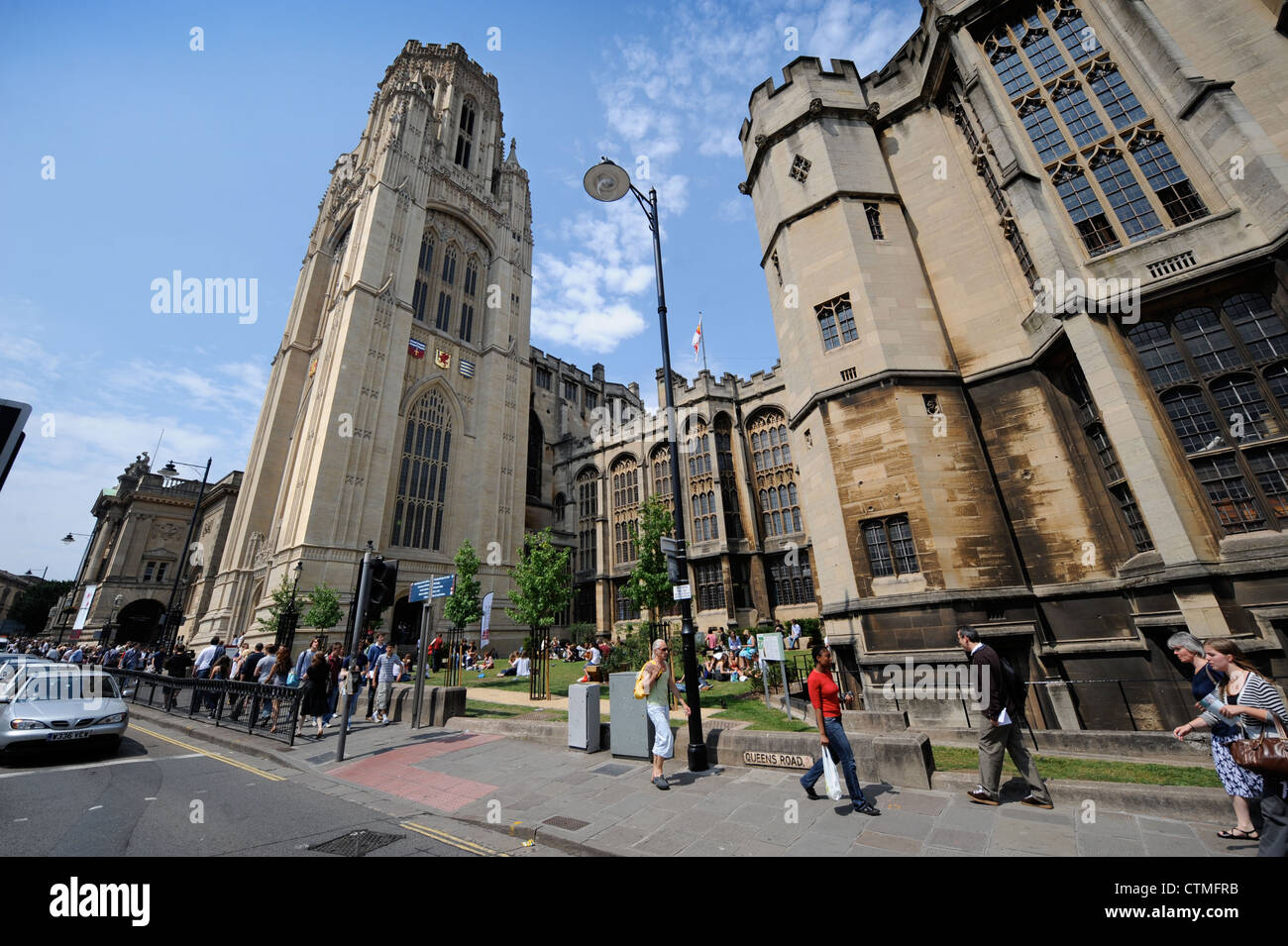 Students on the Bristol University campus with the Wills Memorial Building UK Stock Photo