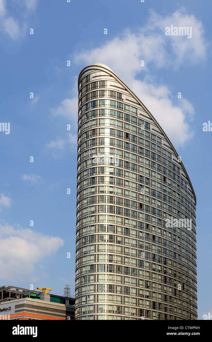 Ontario Tower residential building in New Providence Wharf - Isle of Dogs, London - England Stock Photo