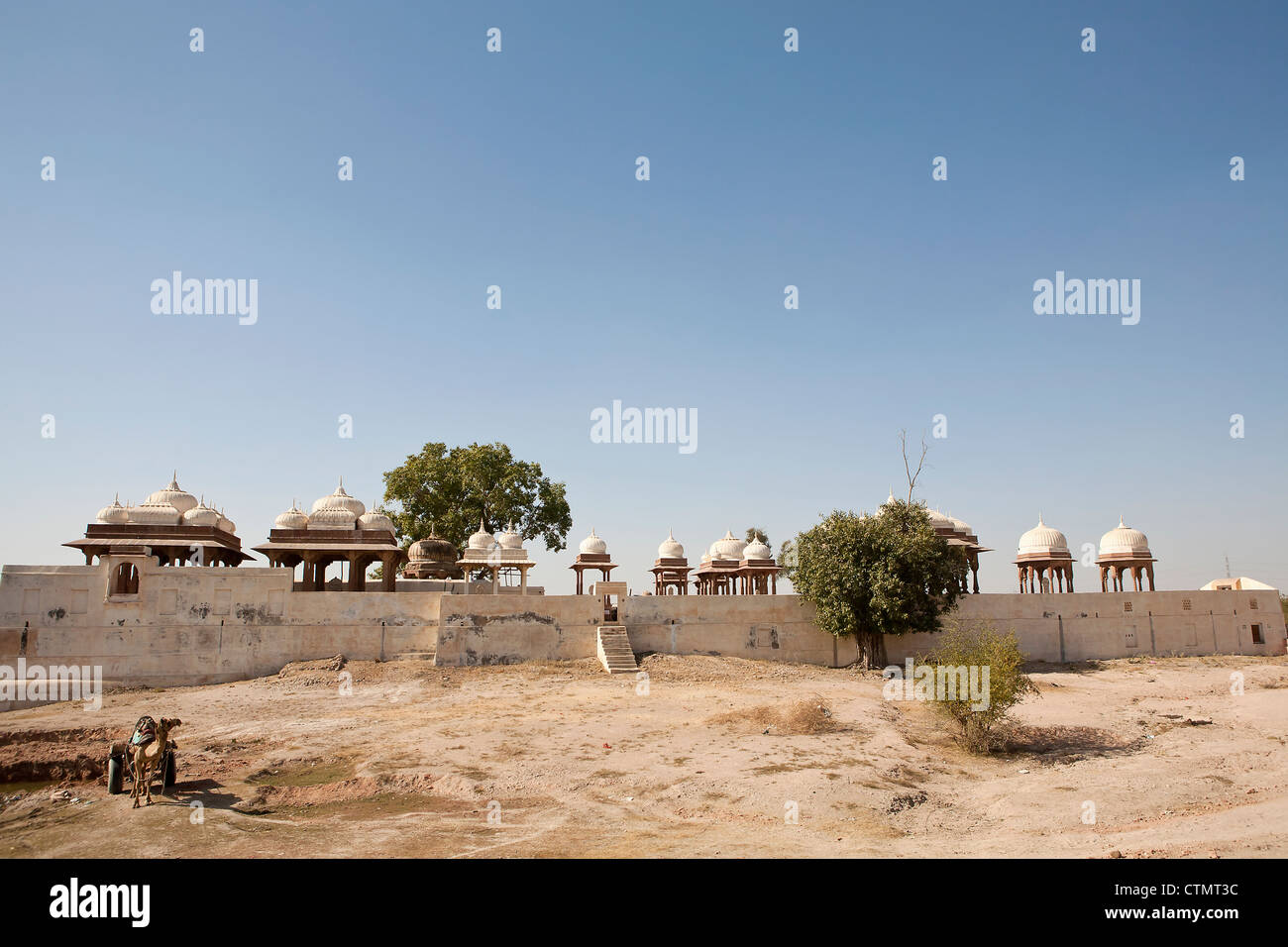 Cenotaphs of Royal family or Devi Kund Sagar, Bikaner, Rajasthan, India Stock Photo Alamy
