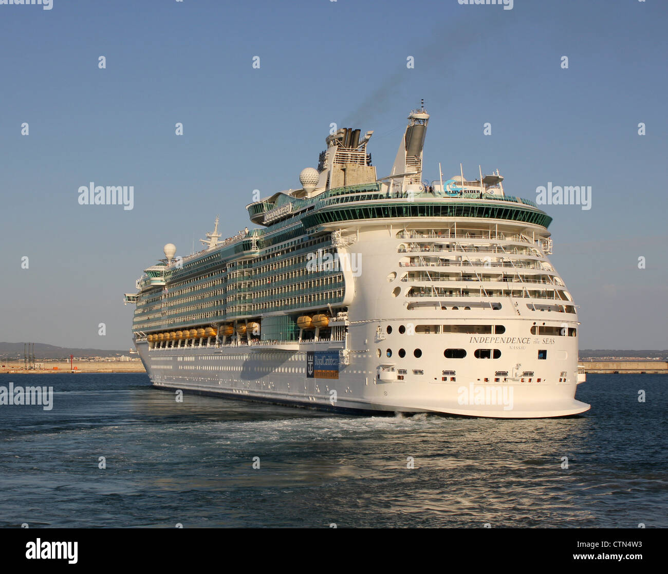Royal Caribbean International's Cruise Ship 'Independence of the Seas' departing at late afternoon from the Port of Palma Stock Photo