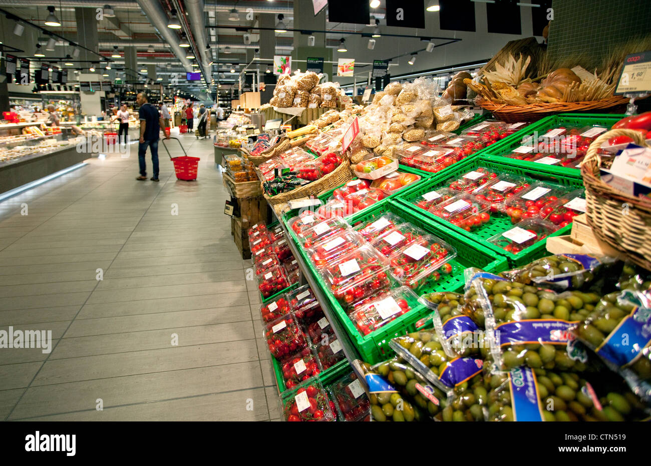 Coop.fi supermarket in suburb of Florence, Italy Stock Photo 49637429