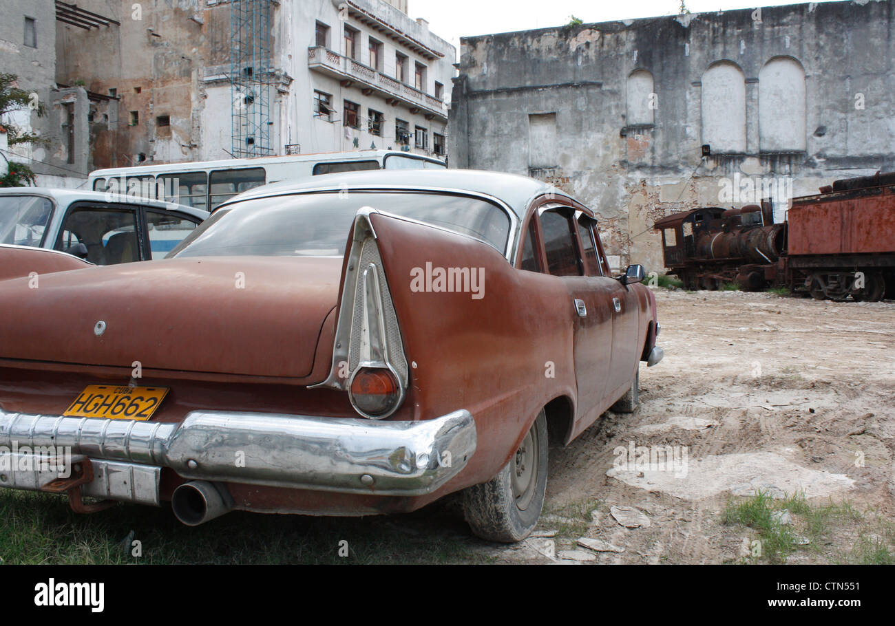 A breakers or junk yard in central havana next to el capitolio building