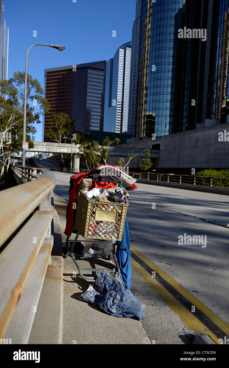 shopping cart in la freeway Stock Photo Alamy