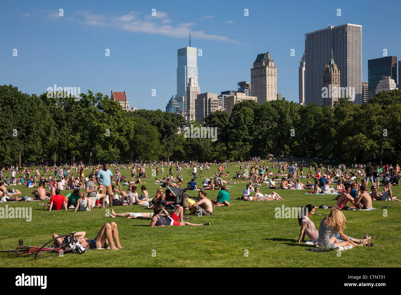 Sheep Meadow with Skyline in background, Central Park, NYC Stock Photo ...