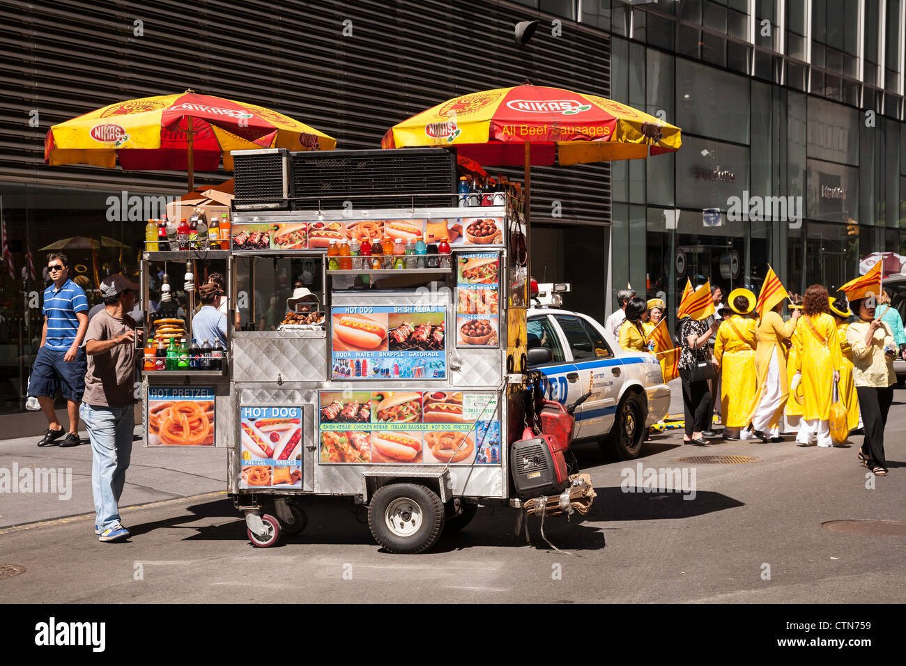 Sidewalk Hot Dog Vendor, NYC Stock Photo Alamy