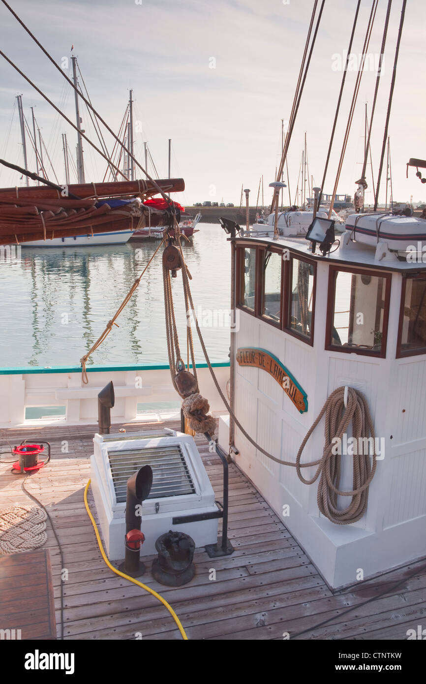 Fleur de lampaul hires stock photography and images Alamy