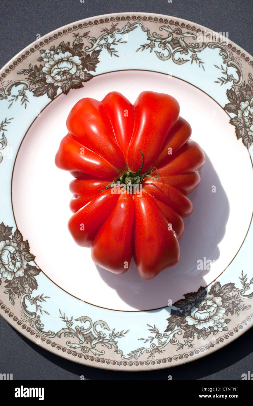 Giant Pink Beef Tomato (Zapotec Pleated Stock Photo Alamy