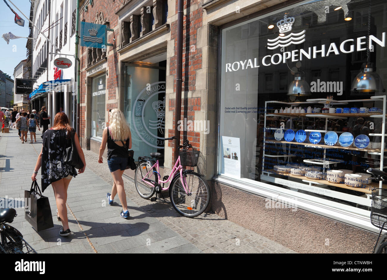 Shopping street copenhagen hi-res stock photography and images - Page 4 -  Alamy