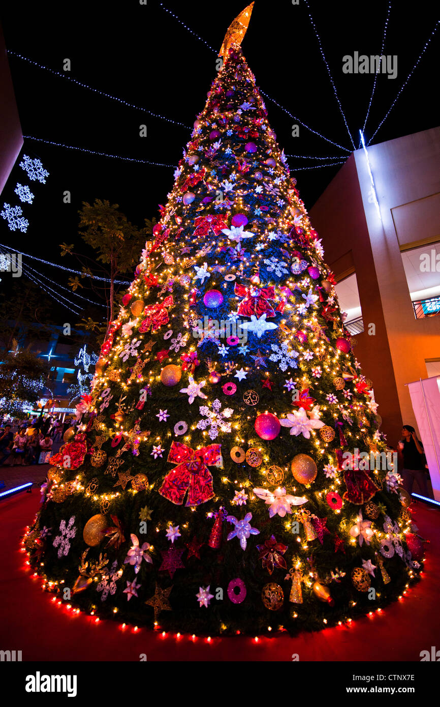 Christmas tree in Manila shopping center, Luzon, Philippines Stock