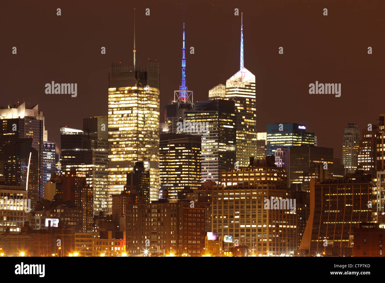 Downtown manhattan at night hi-res stock photography and images - Alamy