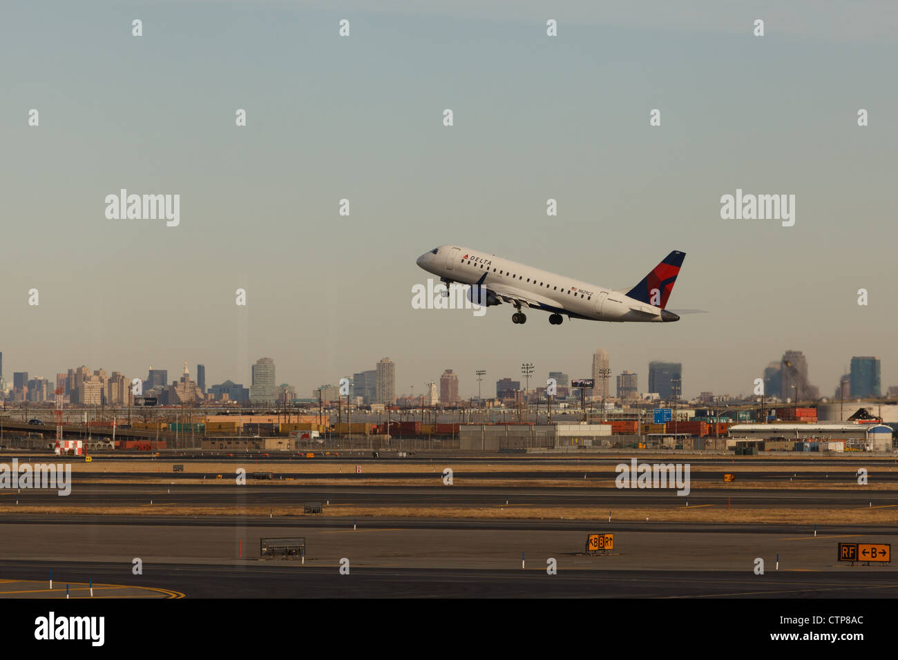 Delta Airline plane takeoff in Newark airport Stock Photo Alamy