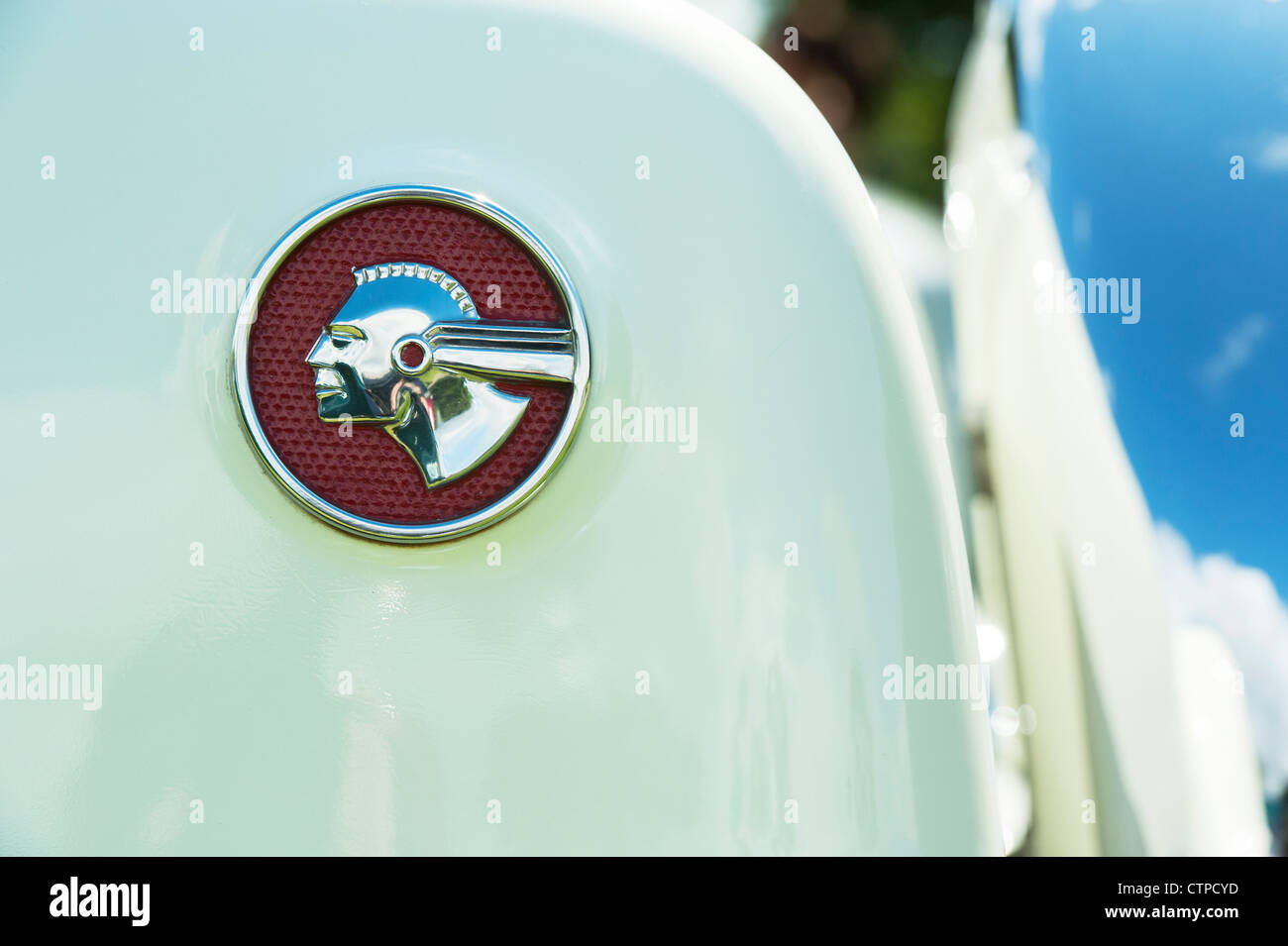 US Car Pontiac Streamliner 1940 Oldtimer Pin  Badge Classic Retro USA 