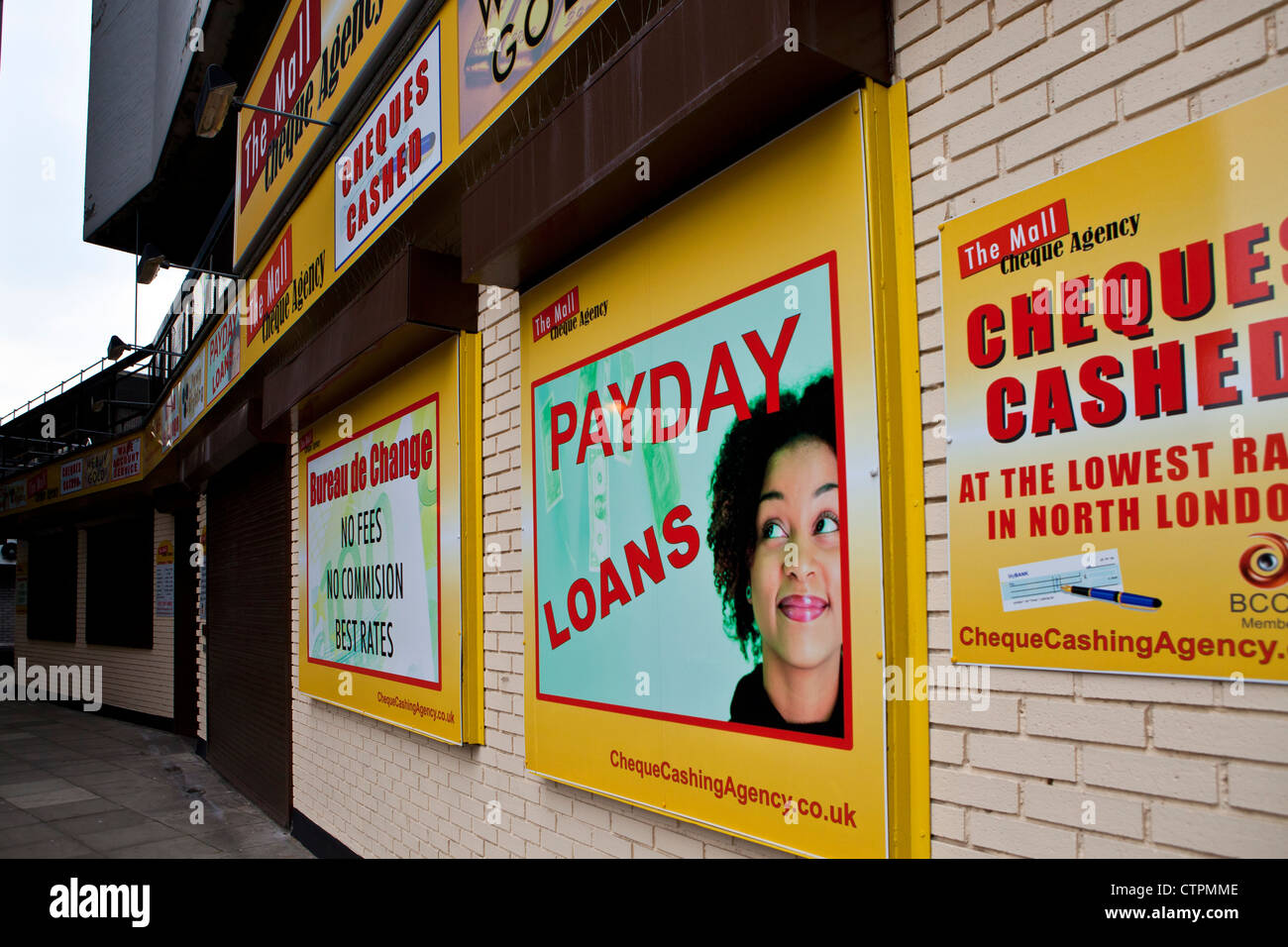 Payday Loan Company, The Mall Cheque Agency, Archway London Stock Photo