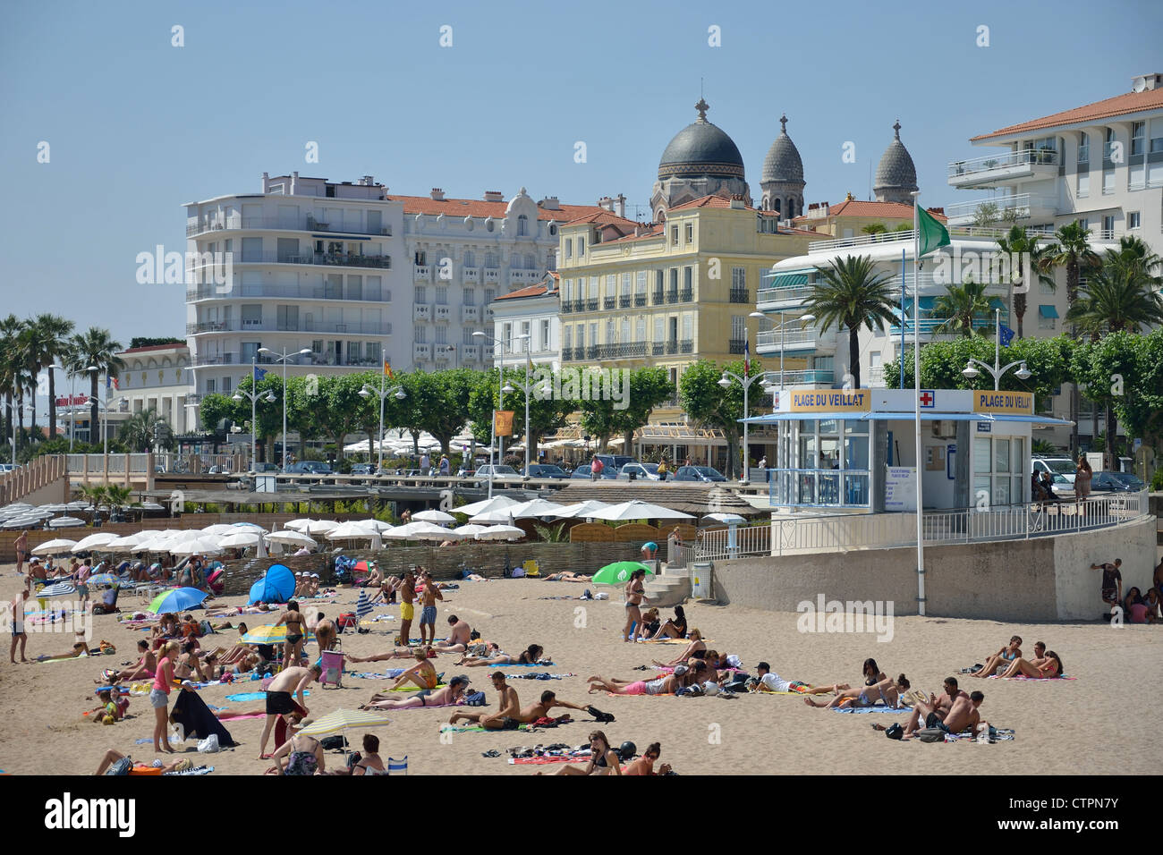 Beach and waterfront view, Saint-Raphaël, Côte d'Azur, Var Department, Provence-Alpes-Côte d'Azur, France Stock Photo