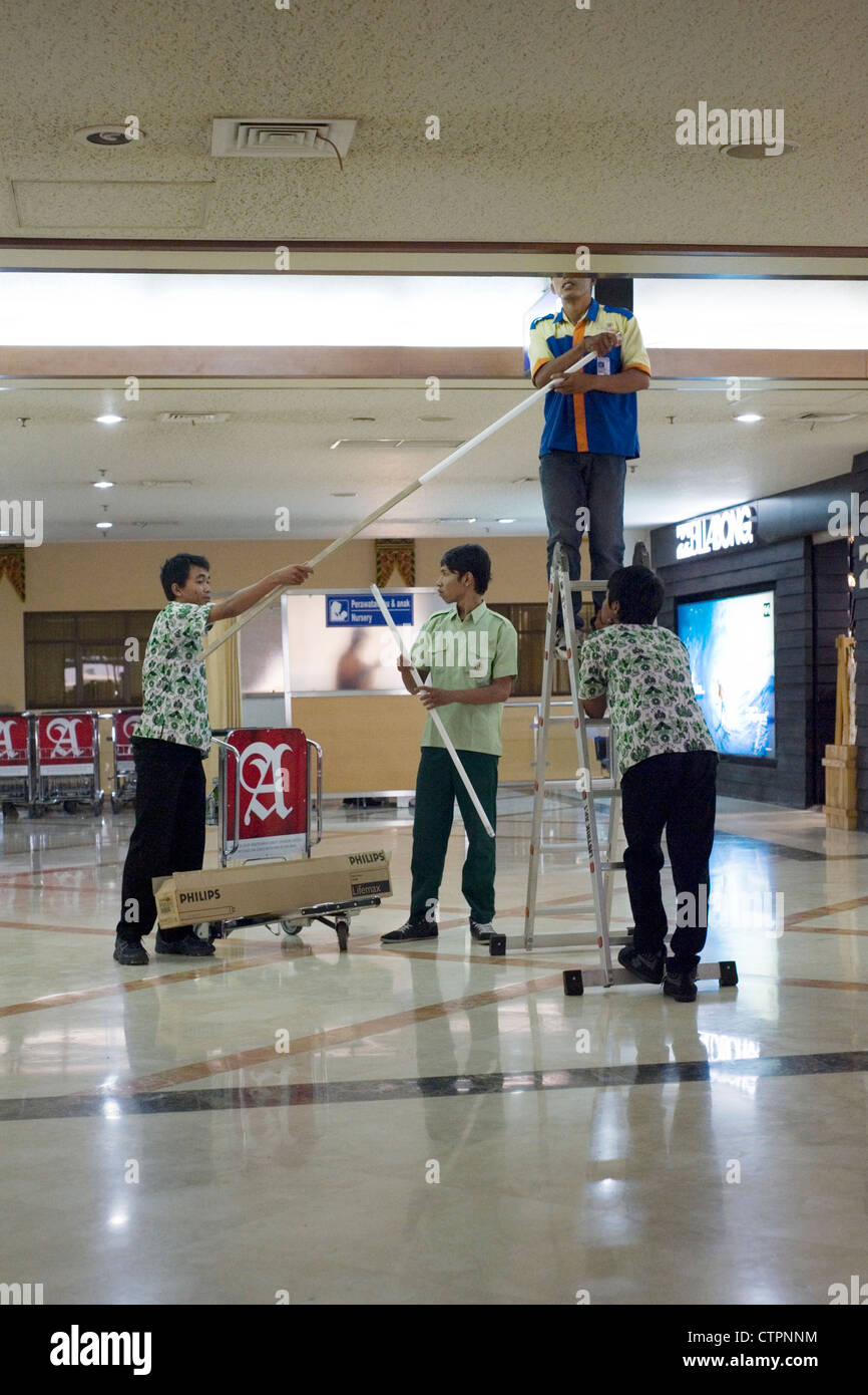 Change neon light bulb light hires stock photography and images Alamy