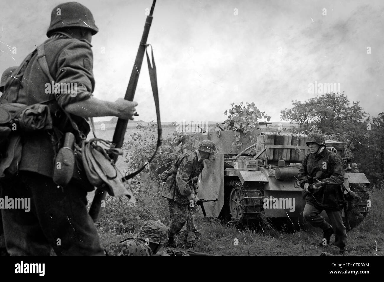 B/W image - German Soldiers in battle during the last months of WW2 ...
