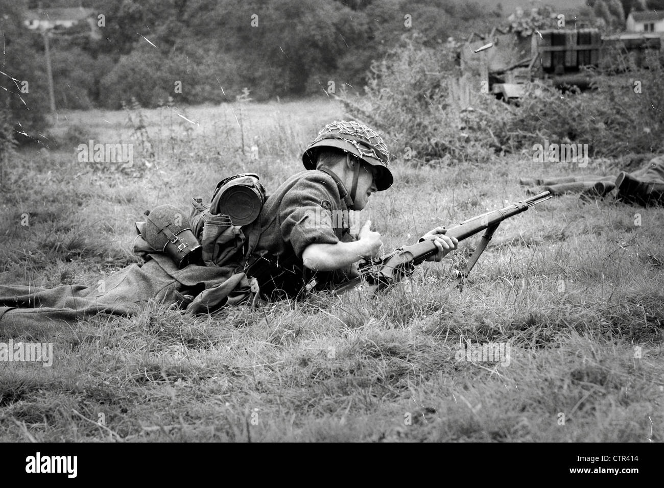 B/W image - German Soldiers in battle during the last months of WW2 ...