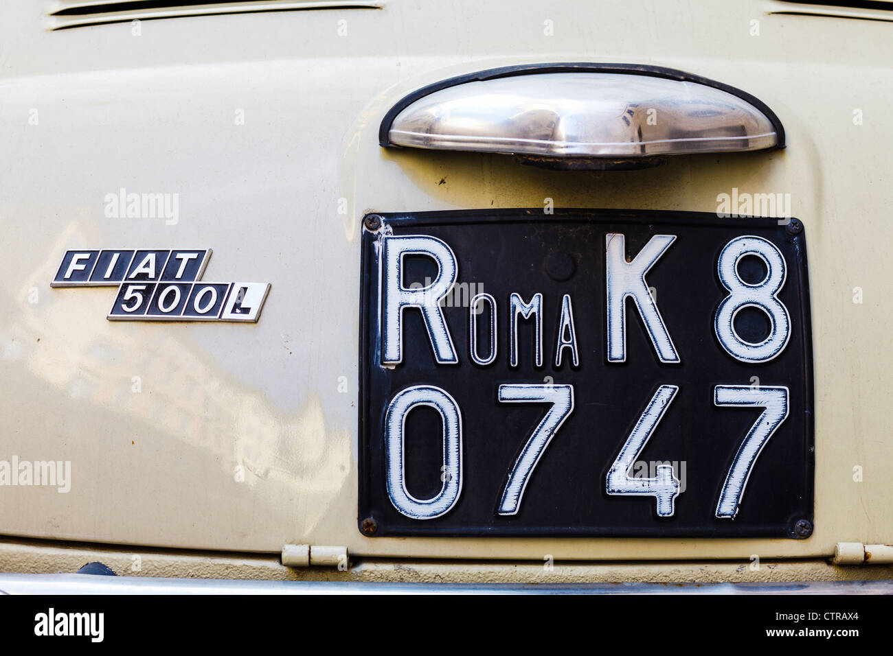 Italian license plate on a Fiat 500 Roma Stock Photo
