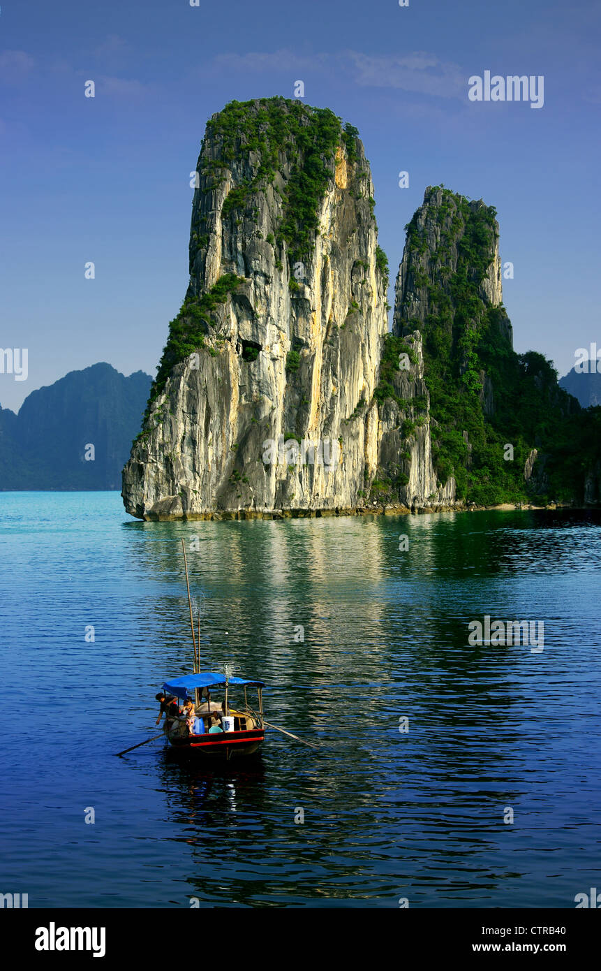The wonderful landscape of Halong Bay, Vietnam Stock Photo
